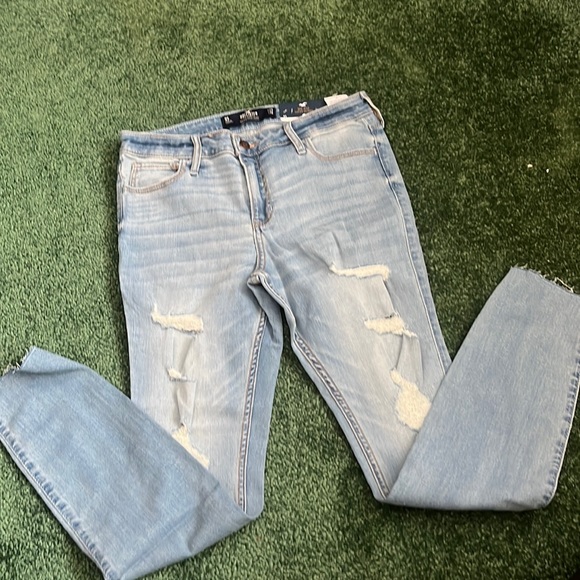 Hollister Denim - NWT HOLLISTER MID RISE SUPER SKINNY JEAN 9R W29 L28